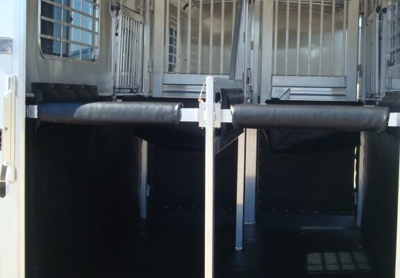 12002-009 Gooseneck Straight Load 2+1 Horse Trailers