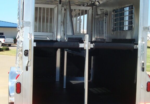 12002-018 Gooseneck Straight Load 2+1 Horse Trailers