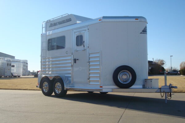 Bumper Pull Straight Load Horse Trailers