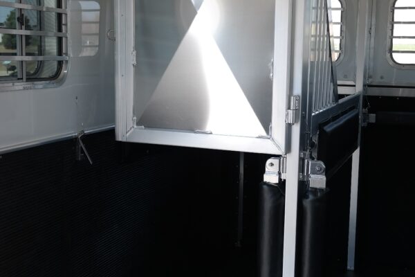SAMSUNG CSC 4 Horse Head-to-Head Trailers