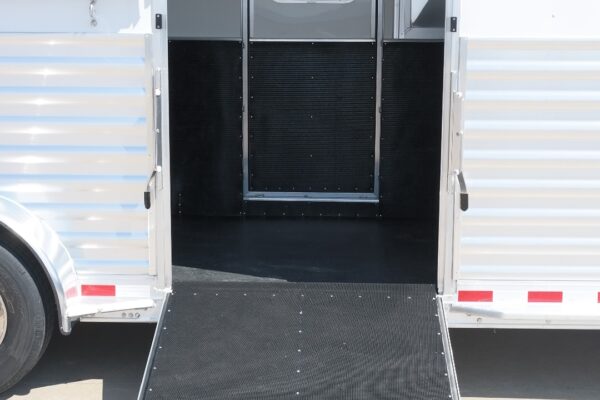 SAMSUNG CSC 4 Horse Head-to-Head Trailers