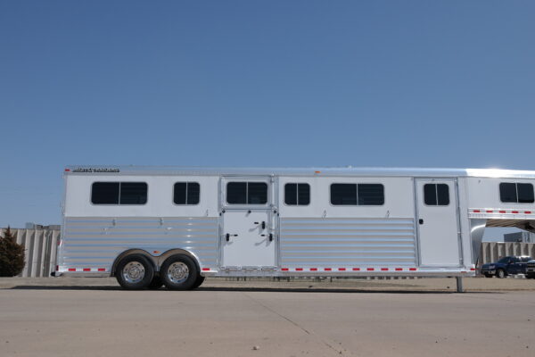 4 Horse Head-to-Head Trailers