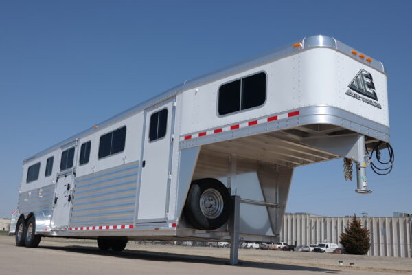 4 Horse Head-to-Head Trailers