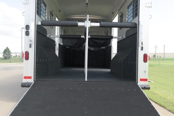 SAMSUNG CSC 4 Horse Head-to-Head Trailers