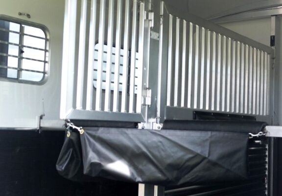 SAMSUNG CSC 4 Horse Head-to-Head Trailers