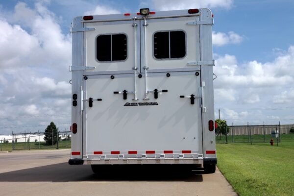 SAMSUNG CSC 4 Horse Head-to-Head Trailers