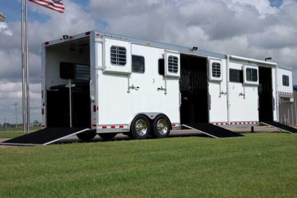 SAMSUNG CSC 4 Horse Head-to-Head Trailers