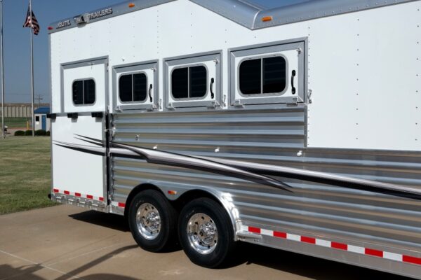 Gooseneck Slant Side Load Horse Trailer