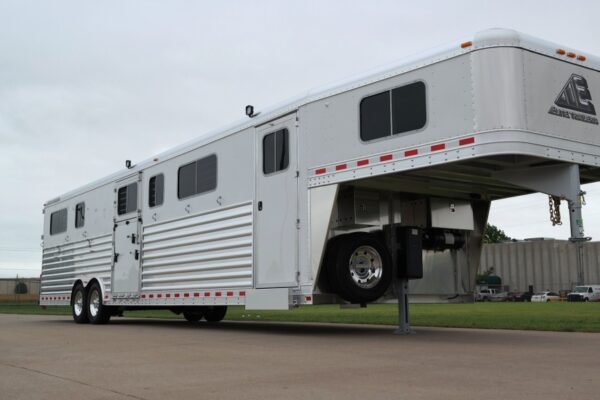 SAMSUNG CSC 6 Horse Center Load Trailers and Custom Straight Load