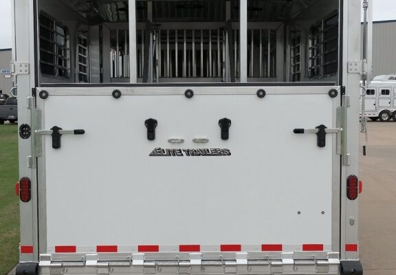 SAMSUNG CSC 6 Horse Center Load Trailers and Custom Straight Load