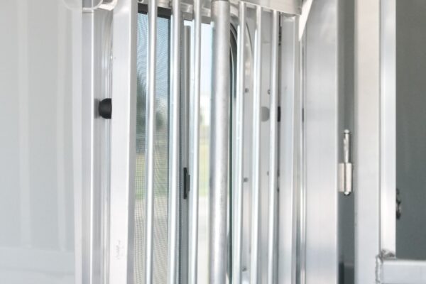 16132 (12) 2 Horse Gooseneck Straight Load 2+1