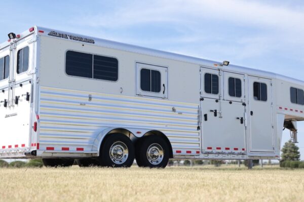 SAMSUNG CSC Gooseneck Straight Load 2+1 Horse Trailers