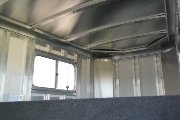 16132 (7) 2 Horse Gooseneck Straight Load 2+1