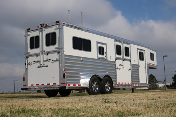 18039 (2) 2 Horse Gooseneck Straight Load 2+1