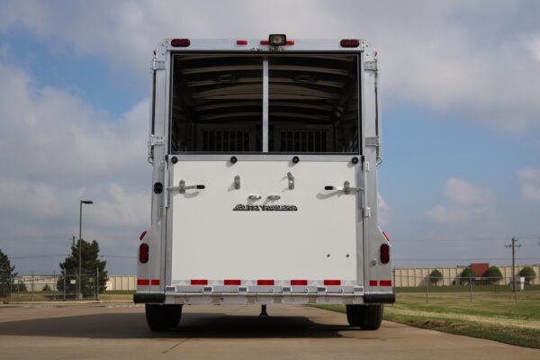 18039 (3) 2 Horse Gooseneck Straight Load 2+1