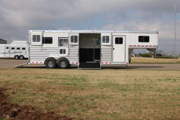 18039 (6) 2 Horse Gooseneck Straight Load 2+1