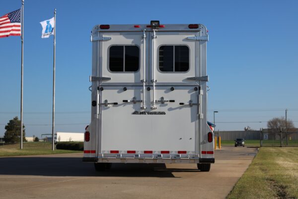 18121 (2) 4 Horse Gooseneck Head-to-Head with Dress