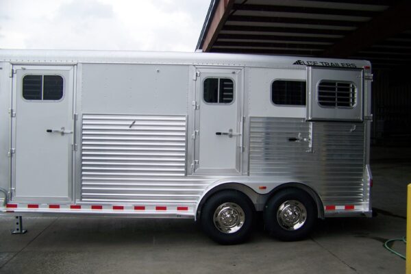 9361 (3) 2 Horse Gooseneck Straight Load 2+1