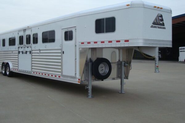 Main-H2H-003 6 Horse Center Load Trailers and Custom Straight Load