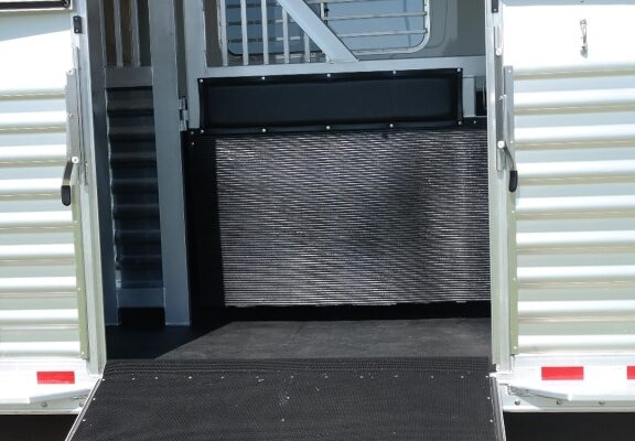 SAMSUNG CSC 4 Horse Head-to-Head Trailers