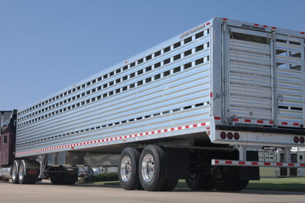 Straight Floor Semi Stock Trailer